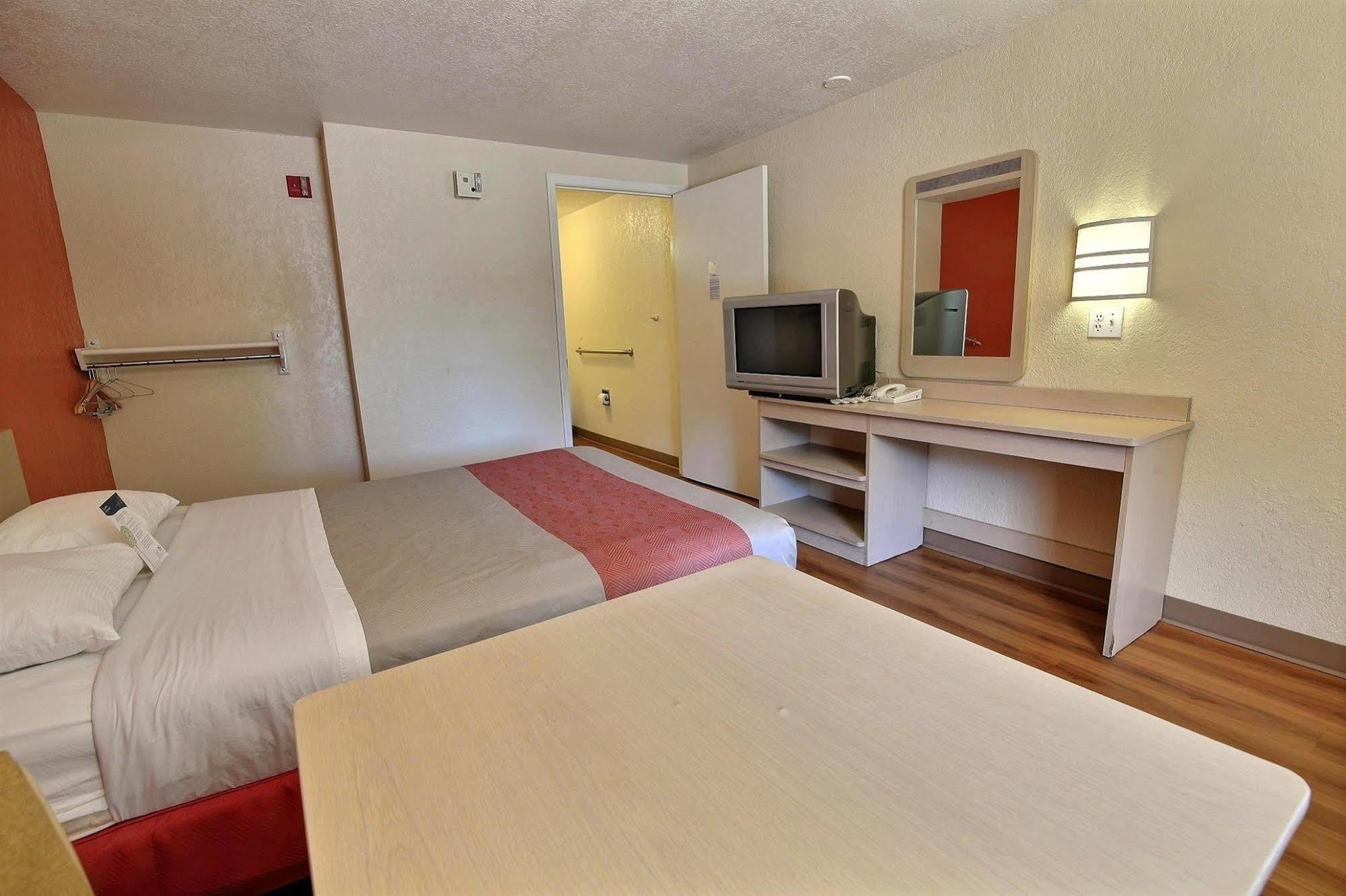 Motel 6-Newport News, Va Eksteriør bilde